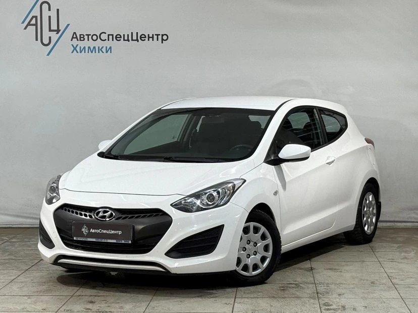 Автомобиль Hyundai i30 II поколение (GD) 1.6 AT (130 л.с.) Classic Белый 2013 с пробегом 37 000 км