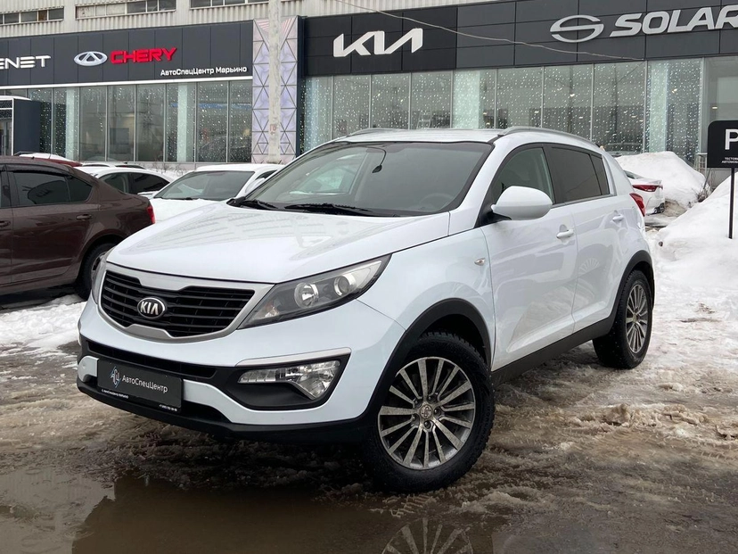 Автомобиль Kia Sportage III поколение 2.0 AT (150 л.с.) Classic Белый 2013 с пробегом 98 000 км