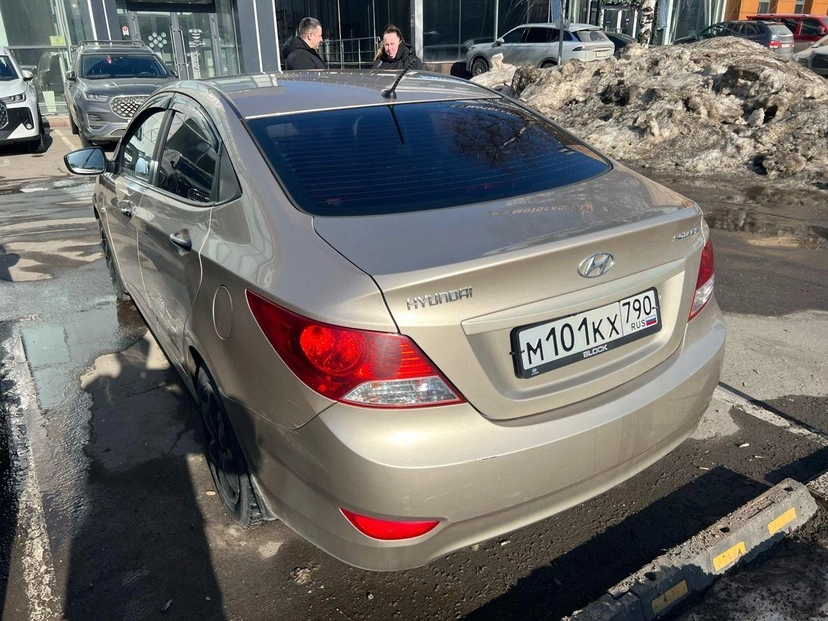 Автомобиль Hyundai Solaris I поколение 1.4 AT (107 л.с.) Comfort Бежевый 2012 с пробегом 131 266 км