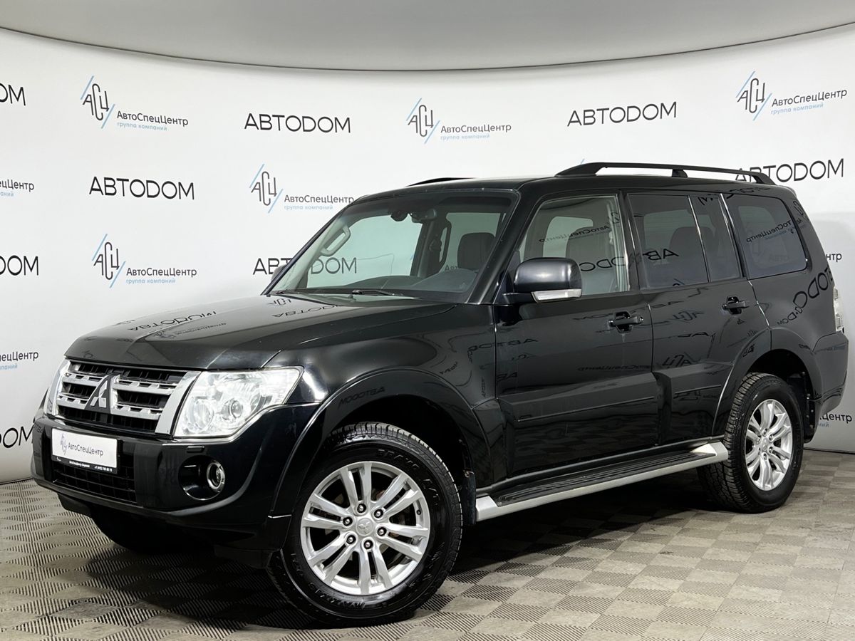 Автомобиль Mitsubishi Pajero IV [1-й рестайлинг] 3.0 AT 4WD (178 л.с.) Ultimate Чёрный 2011 с пробегом 213 173 км