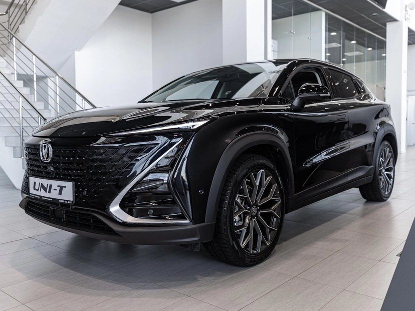 Автомобиль Changan UNI-T I поколение 1.5 AMT (167 л.с.) Tech Чёрный 2024 новый