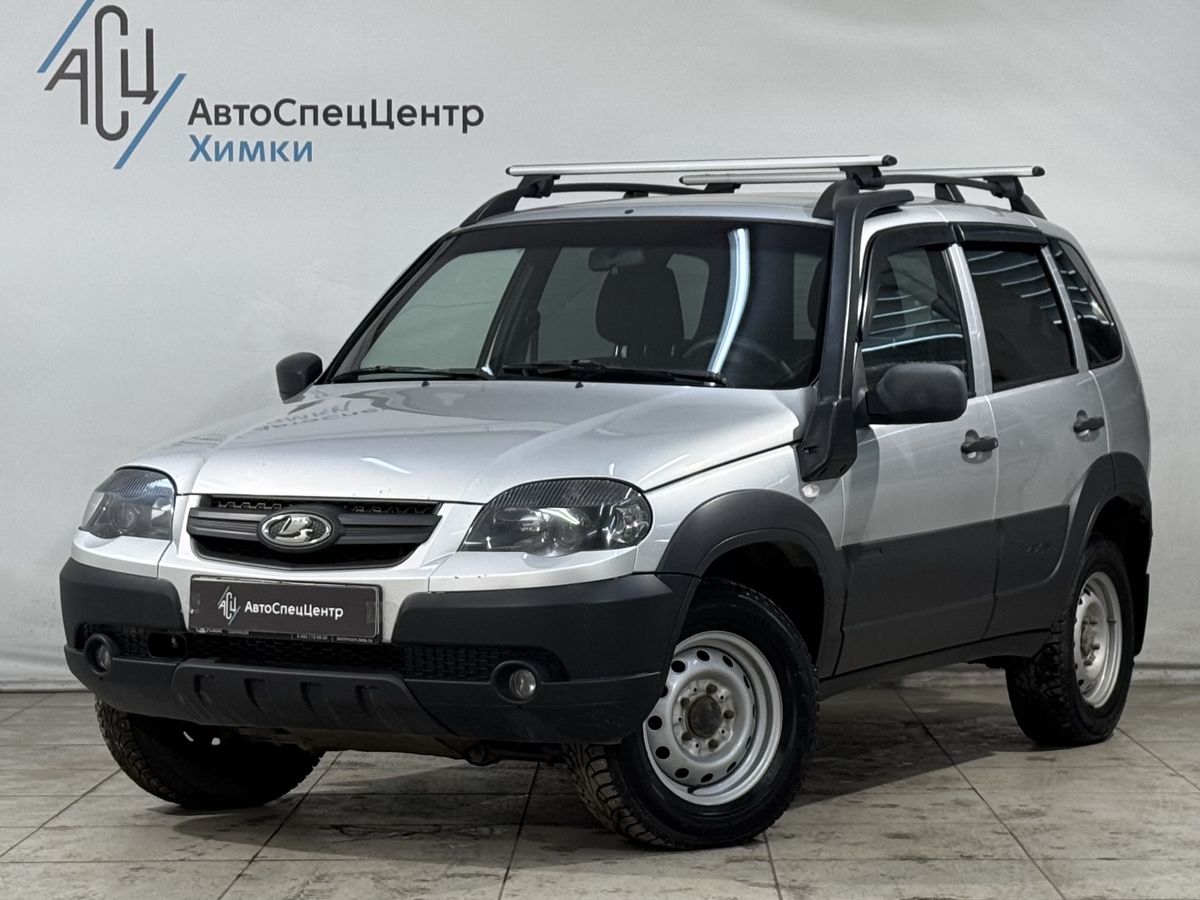 Автомобиль Lada (ВАЗ) Niva I поколение 1.7 MT 4WD (80 л.с.) Luxe Серый 2020 с пробегом 174 000 км