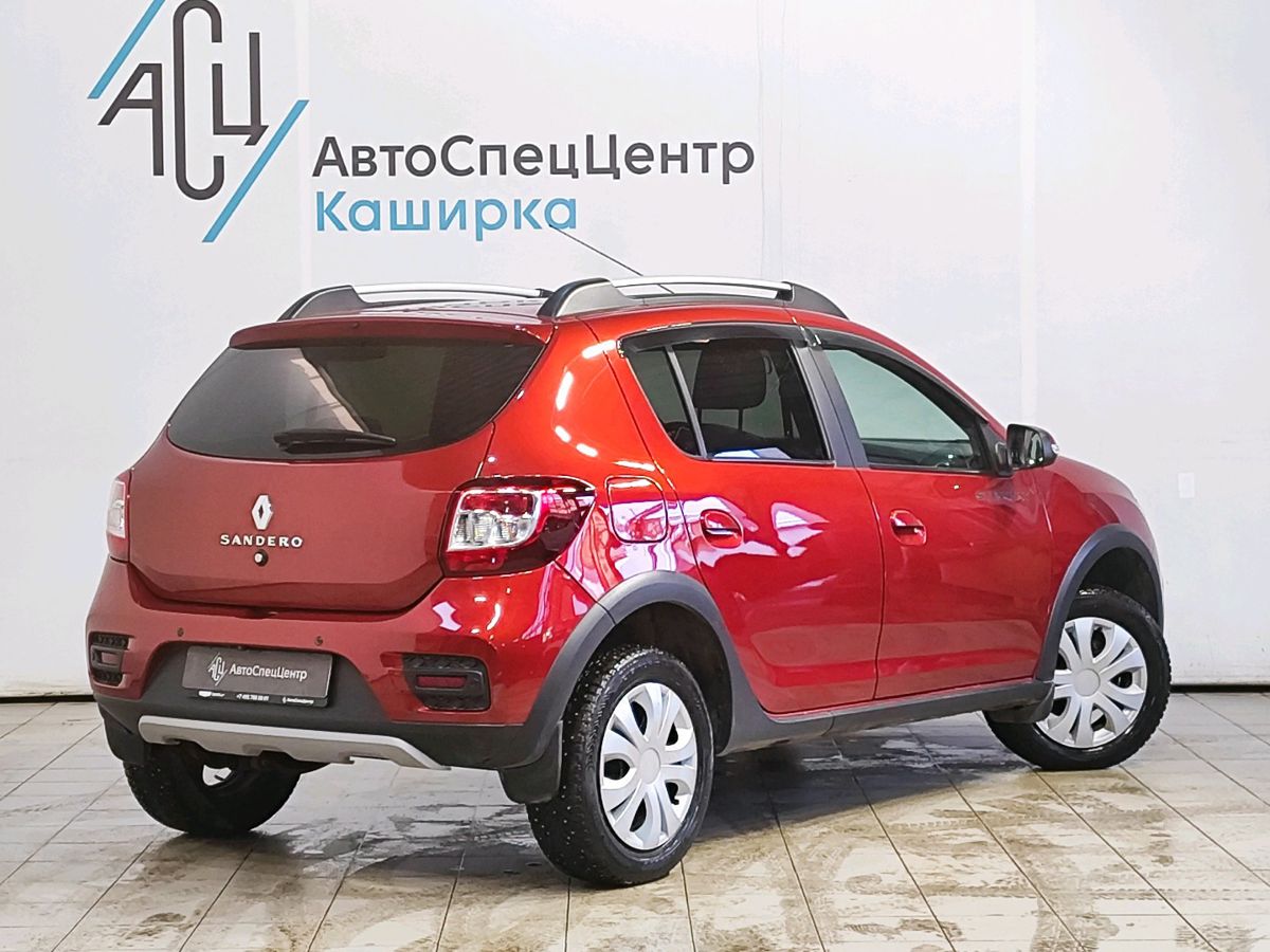Автомобиль Renault Sandero II [рестайлинг] 1.6 AT (102 л.с.) Stepway Life Красный 2021 с пробегом 93 705 км