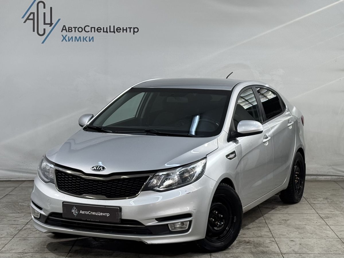 Автомобиль Kia Rio III [рестайлинг] 1.6 AT (123 л.с.) Comfort Аудио Серебристый 2017 с пробегом 101 000 км