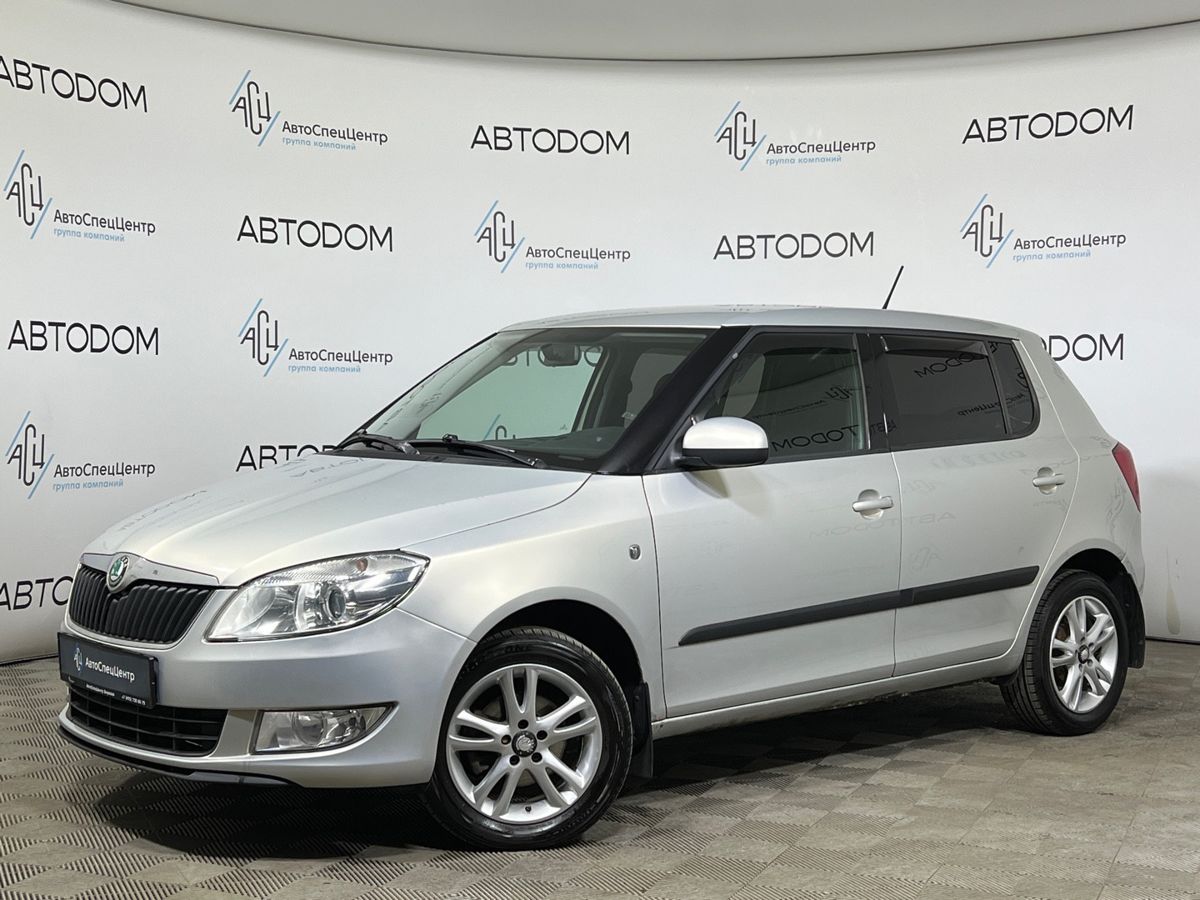 Skoda Fabia II (5J) [рестайлинг] 1.6 AT (105 л.с.) Elegance Серебристый 2011 с пробегом 206 071 км
