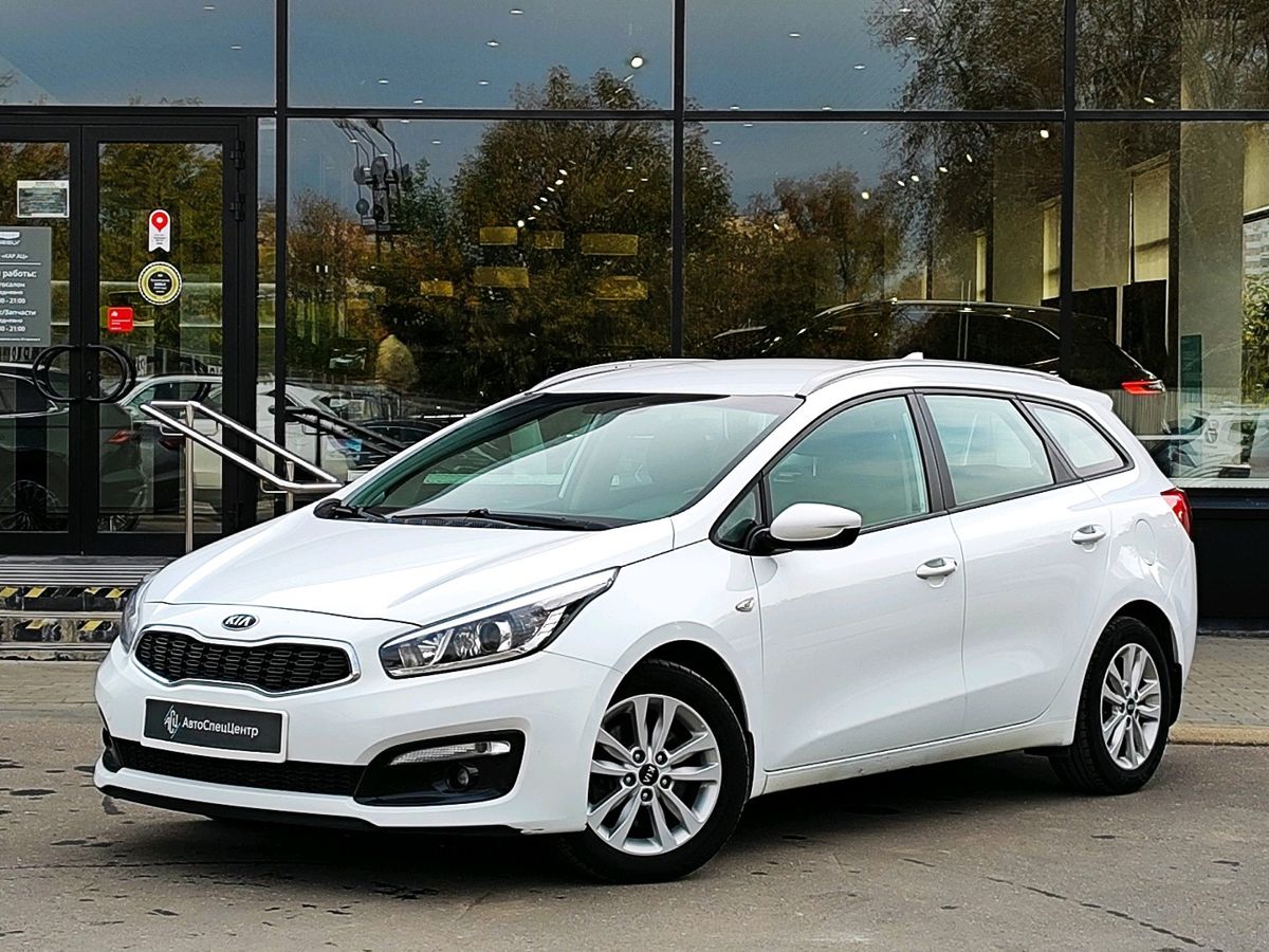 Kia Ceed II [рестайлинг] 1.6 AT (130 л.с.) Luxe Белый 2018 с пробегом 95 849 км