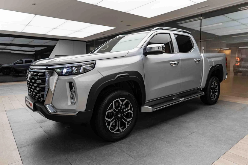 Автомобиль Changan Hunter Plus I поколение 2.0 AT 4WD (226 л.с.) Luxe 2024 новый