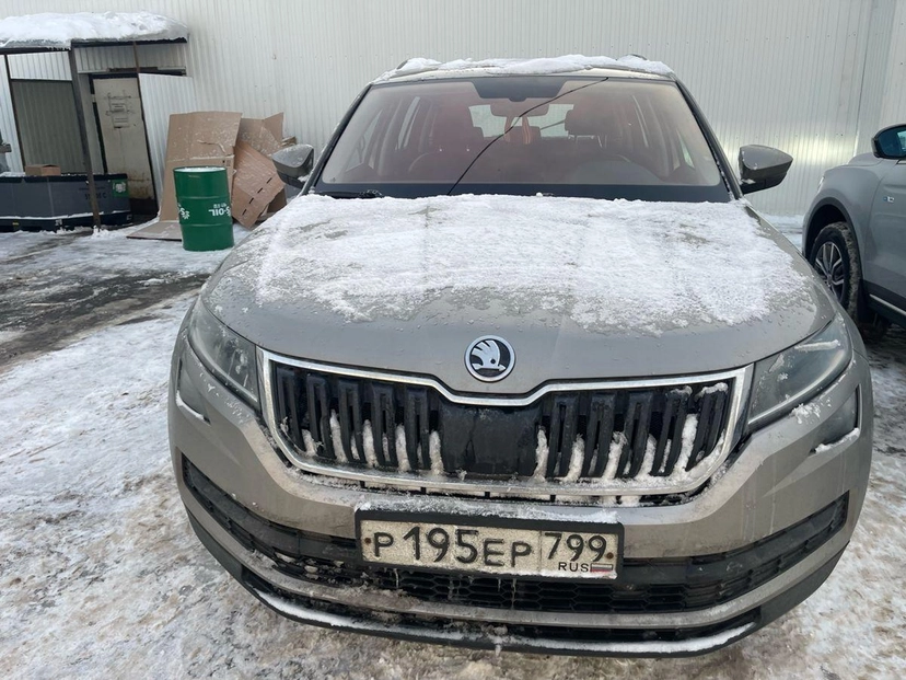 Автомобиль Skoda Kodiaq I поколение 2.0 AMT 4WD (180 л.с.) Hockey Edition Бежевый 2018 с пробегом 224 195 км