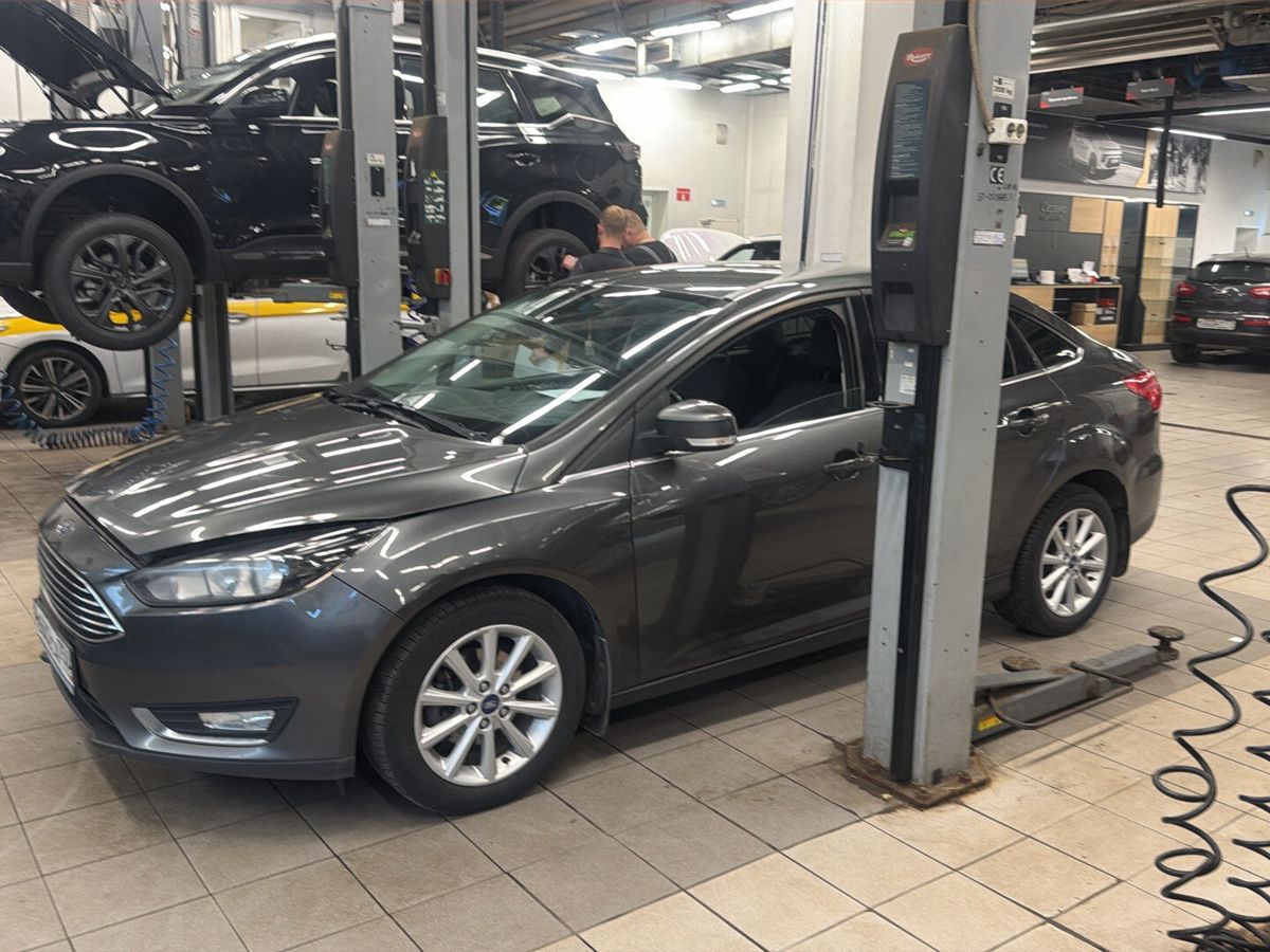 Ford Focus III [рестайлинг] 1.6 AMT (125 л.с.) Titanium Серый 2018 с пробегом 158 891 км