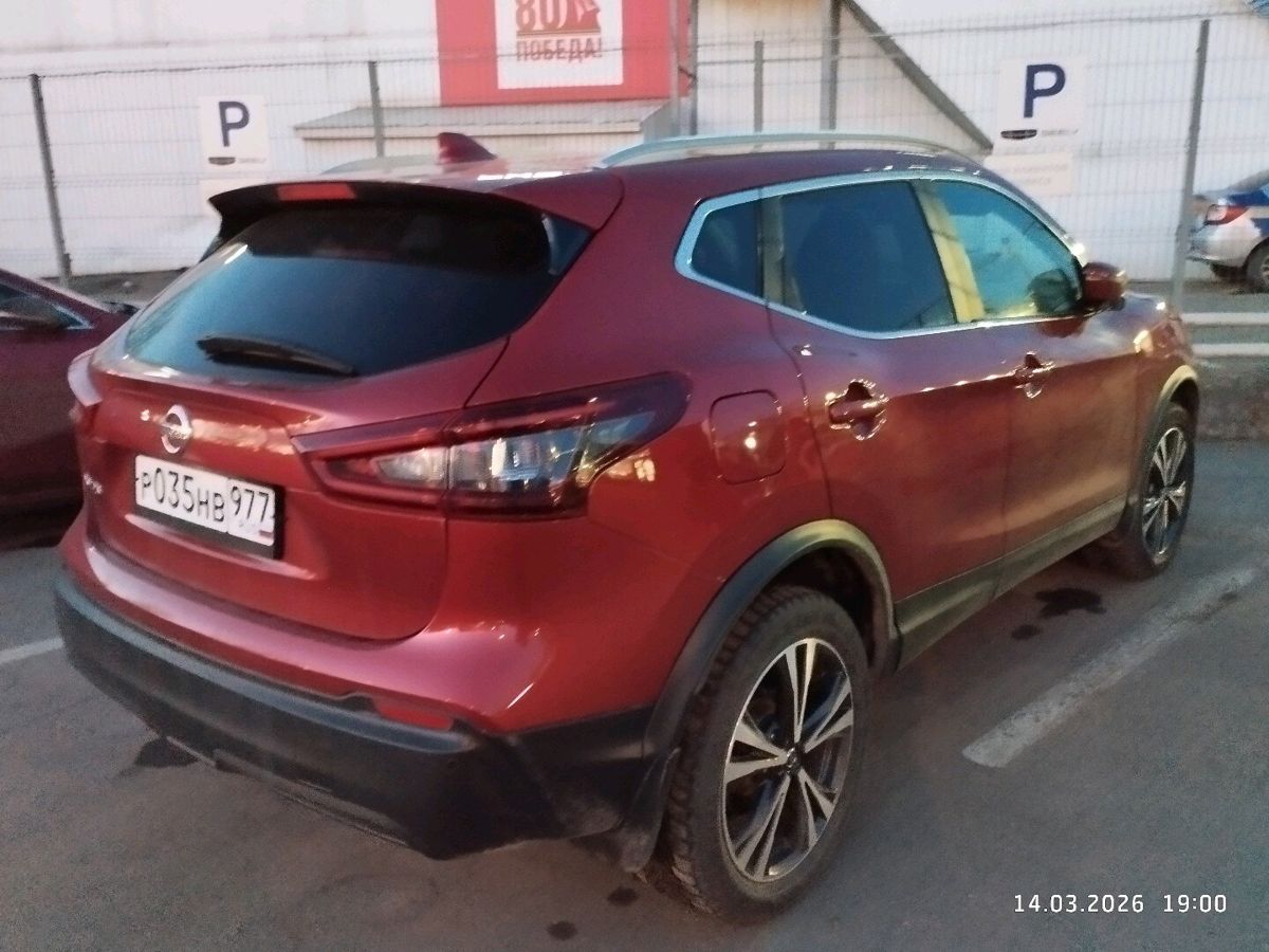 Автомобиль Nissan Qashqai II [рестайлинг] 2.0 CVT (144 л.с.) LE Top (2019-2020) Красный 2021 с пробегом 116 872 км