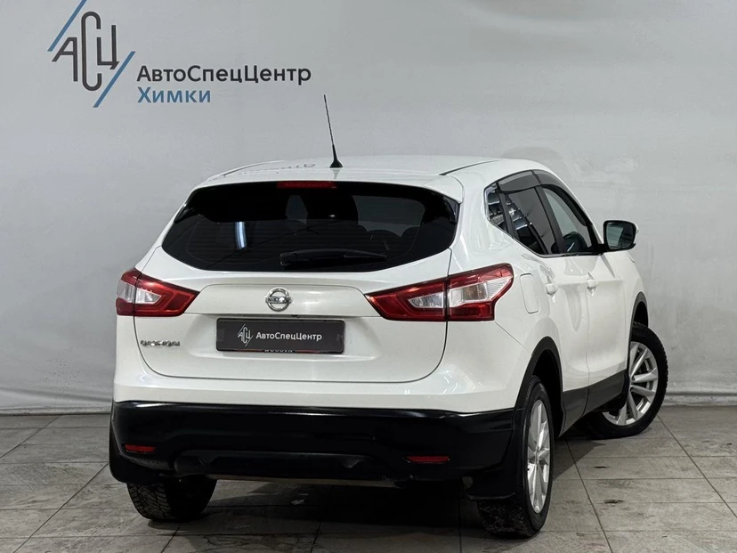 Автомобиль Nissan Qashqai II поколение 2.0 CVT 4WD (144 л.с.) LE+ Белый 2014 с пробегом 167 000 км