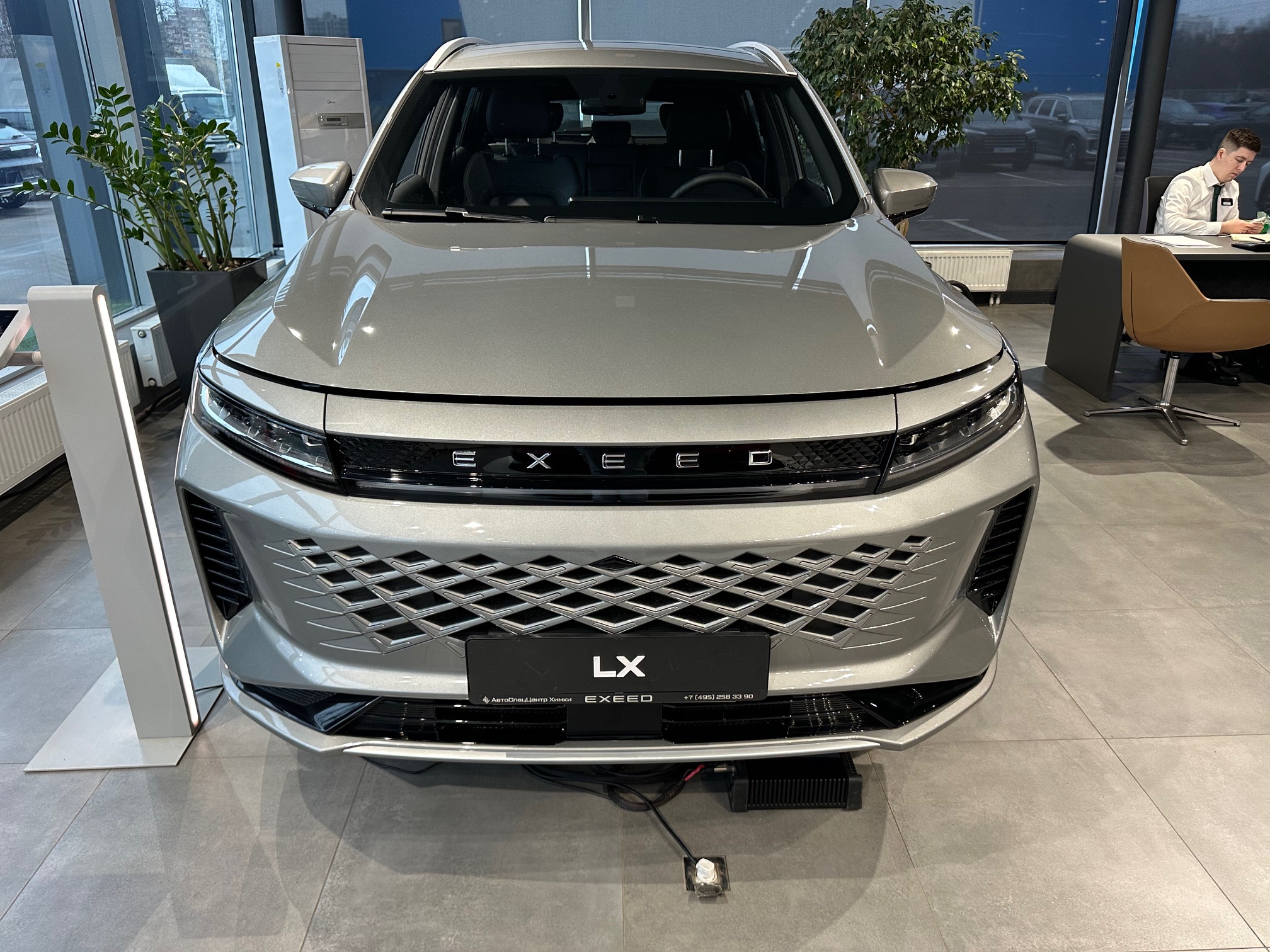 Автомобиль EXEED LX I [2-й рестайлинг] 1.6 AMT 4WD (150 л.с.) Premium Серебристый 2024 новый