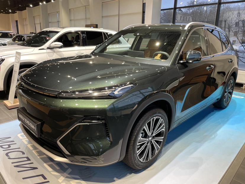 Автомобиль Geely EX5 EM-i I поколение 1.5hyb AT (218 л.с.) Max Зелёный 2025 новый