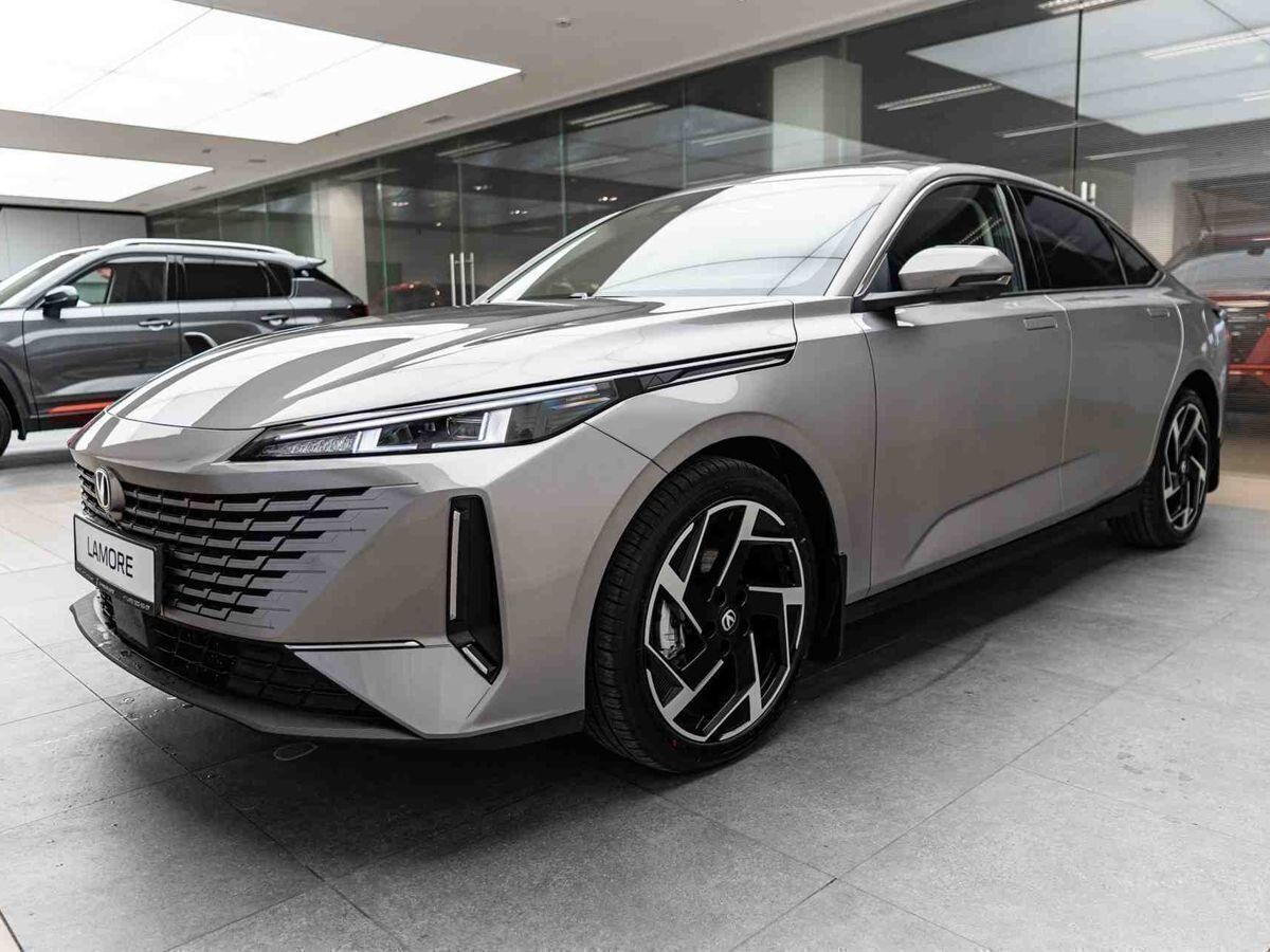Автомобиль Changan Lamore I поколение 1.5 AMT (180 л.с.) Base Серый 2024 новый