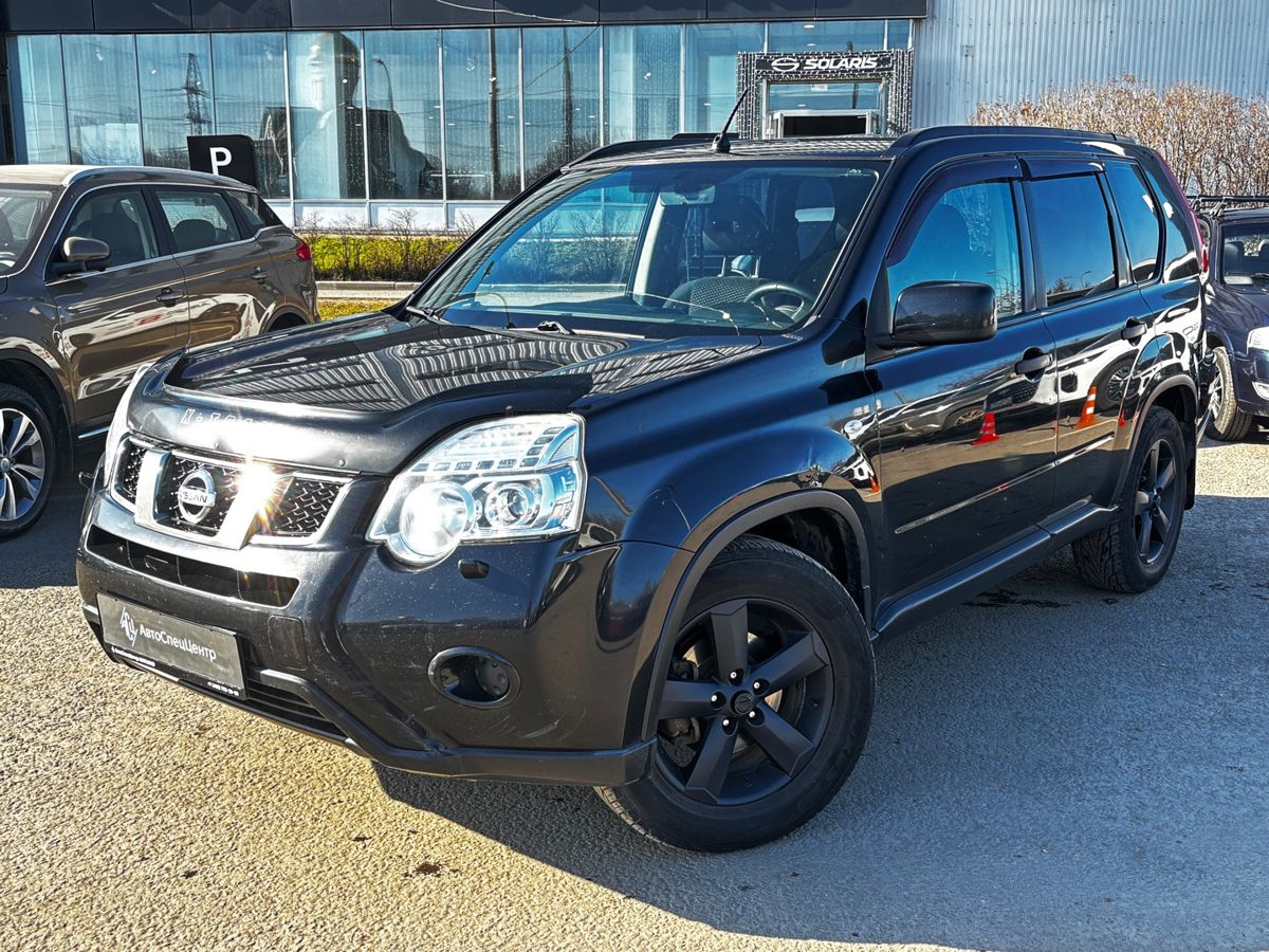Автомобиль Nissan X-Trail II (T31) [рестайлинг] 2.0 MT 4WD (141 л.с.) XE Чёрный 2012 с пробегом 223 000 км