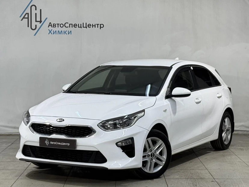 Автомобиль Kia Ceed III поколение 1.6 AT (128 л.с.) Luxe Белый 2018 с пробегом 146 000 км