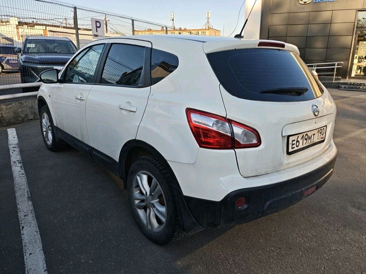 Nissan Qashqai I [рестайлинг] 2.0 CVT (141 л.с.) LE+ Белый 2010 с пробегом 209 737 км