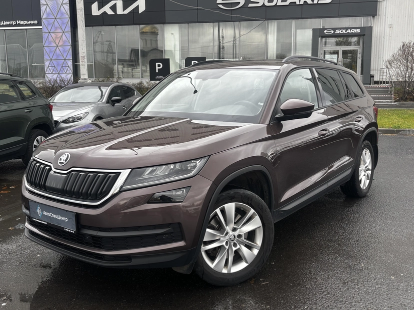 Автомобиль Skoda Kodiaq I поколение 2.0 AMT 4WD (180 л.с.) Ambition Plus Коричневый 2018 с пробегом 171 150 км