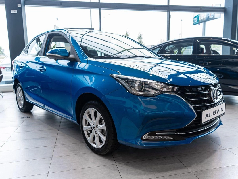 Автомобиль Changan Alsvin I поколение 1.5 AMT (98 л.с.) DLX Синий 2024 новый