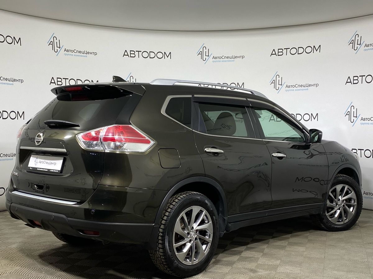 Автомобиль Nissan X-Trail III поколение (T32) 2.5 CVT 4WD (171 л.с.) LE Зелёный 2018 с пробегом 141 700 км