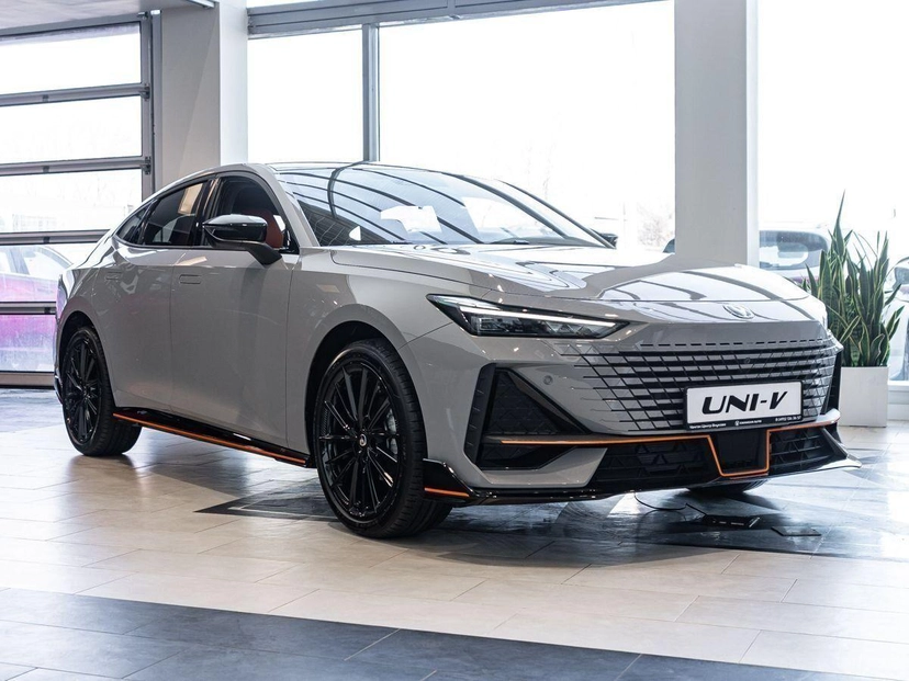 Автомобиль Changan UNI-V I поколение 1.5 AMT (181 л.с.) Tech Серый 2024 новый