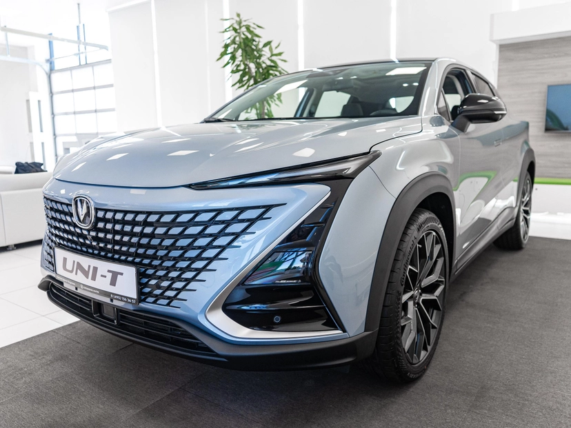 Автомобиль Changan UNI-T I поколение 1.5 AMT (167 л.с.) Tech Синий 2024 новый