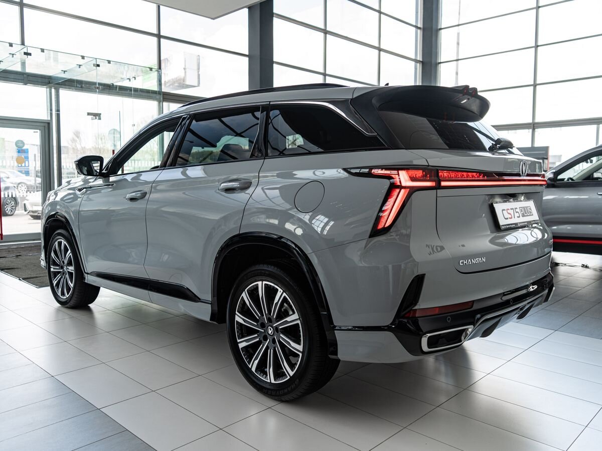 Автомобиль Changan CS75PLUS III поколение 2.0 AT (233 л.с.) Tech Серый 2024 новый