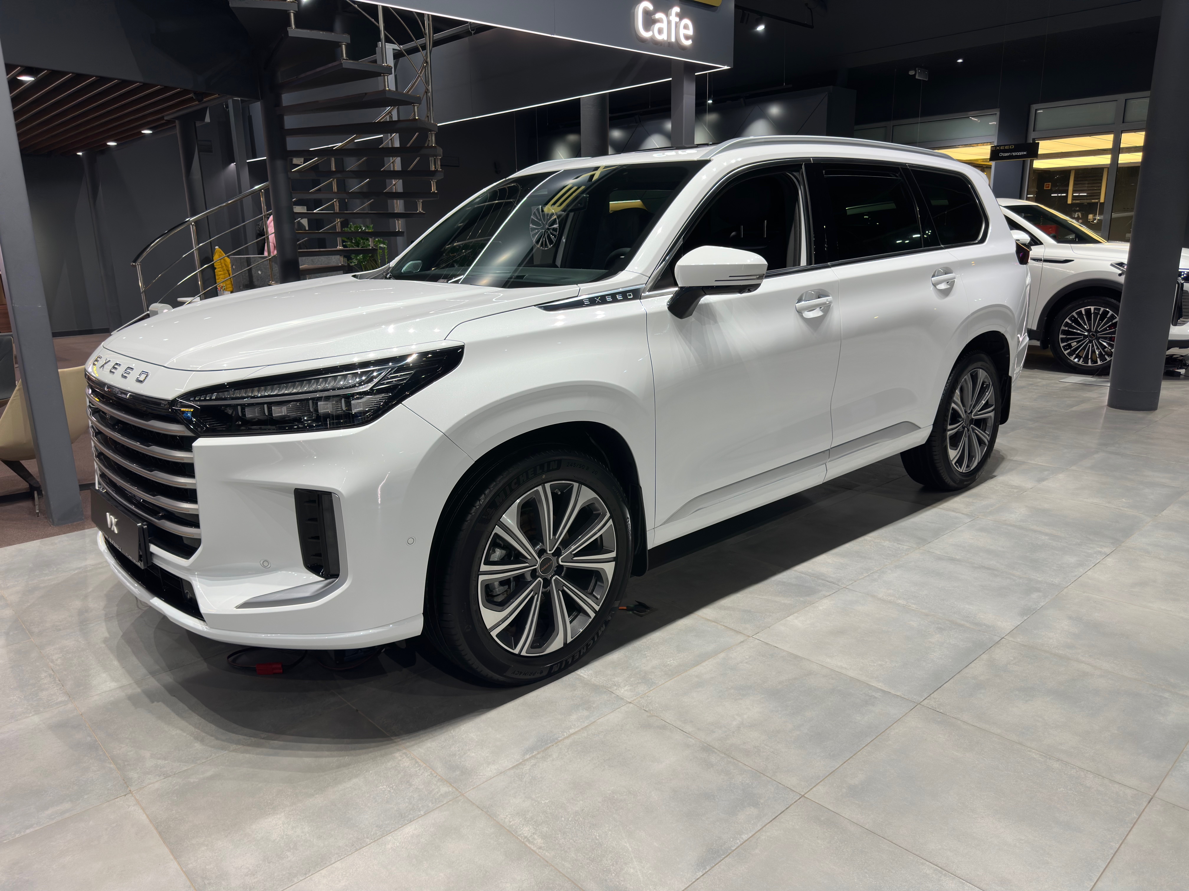 Автомобиль EXEED VX I [рестайлинг] 2.0 AT 4WD (249 л.с.) President (6 мест) Белый 2025 новый