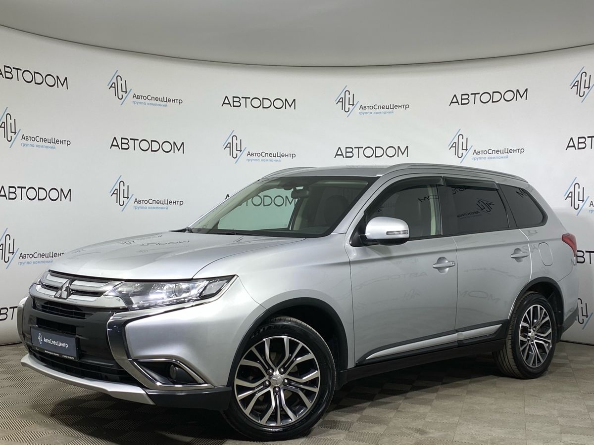 Автомобиль Mitsubishi Outlander III [2-й рестайлинг] 2.4 CVT 4WD (167 л.с.) Ultimate Серебристый 2017 с пробегом 158 524 км