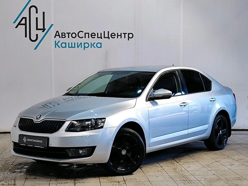 Автомобиль Skoda Octavia III поколение (A7) 1.8 AMT (180 л.с.) Style Серебристый 2016 с пробегом 84 537 км