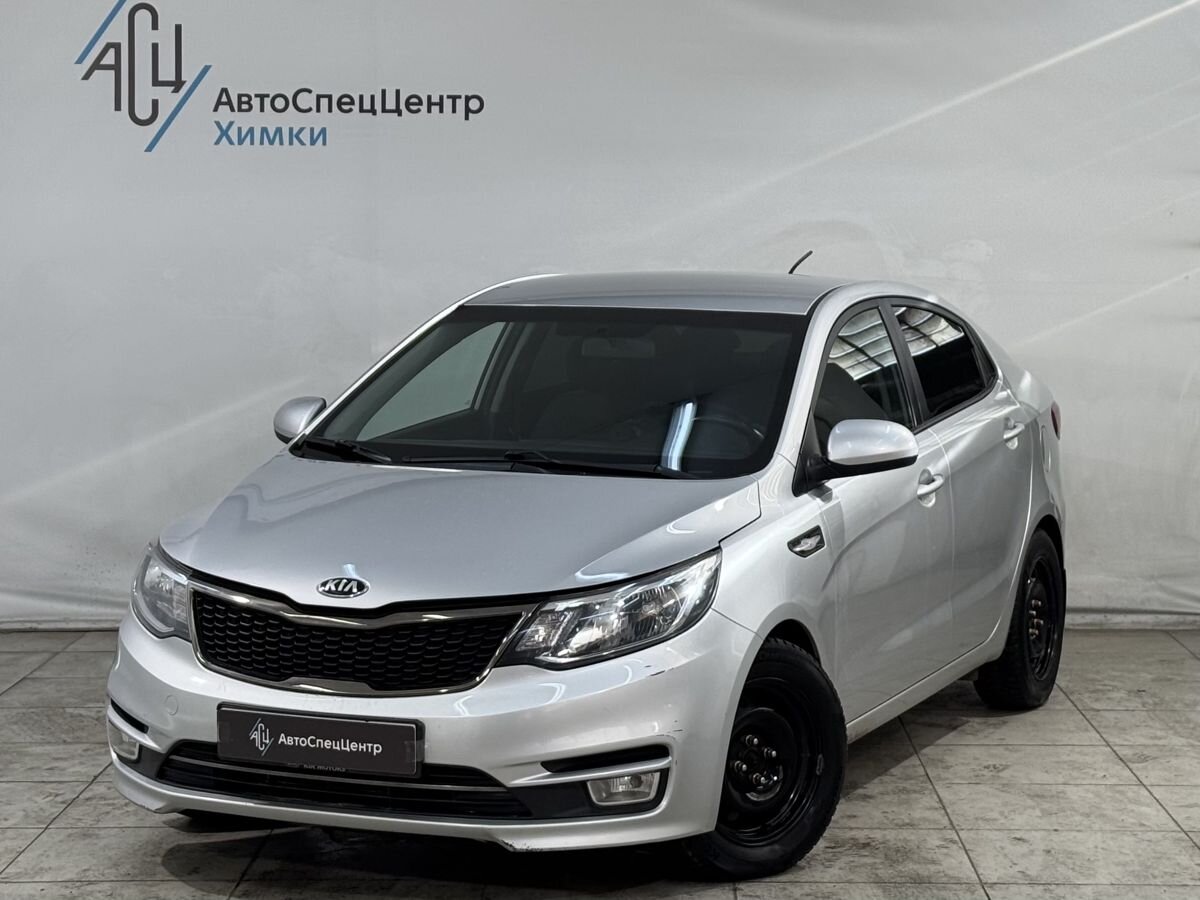Автомобиль Kia Rio III [рестайлинг] 1.6 AT (123 л.с.) Comfort Аудио Серебристый 2017 с пробегом 101 000 км