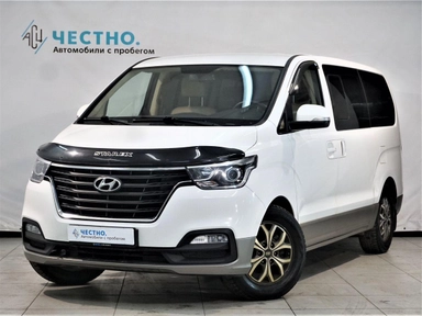 Автомобиль Hyundai H-1 II [2-й рестайлинг] 2.5d AT (170 л.с.) Business Белый 2019 с пробегом 100000 км
