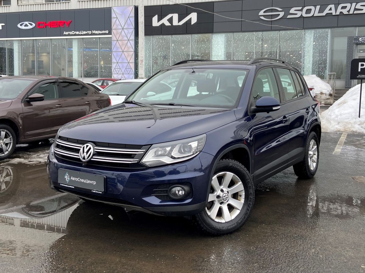 Автомобиль Volkswagen Tiguan I [рестайлинг] 2.0 AT 4WD (170 л.с.) Track & Field Синий 2013 с пробегом 50 240 км