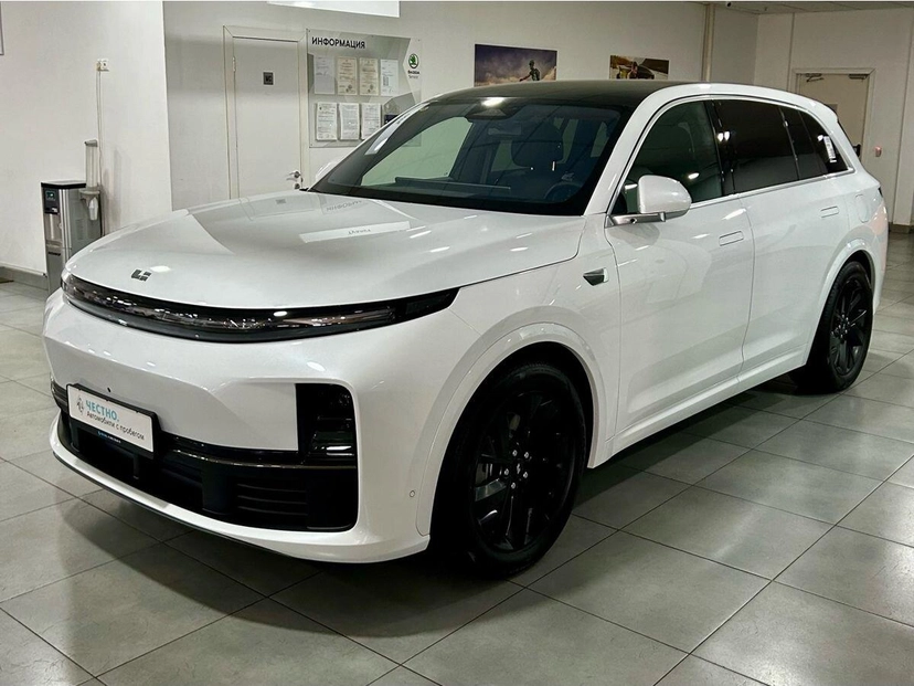 Автомобиль Li Auto L7 I поколение 1.5hyb AT 4WD (449 л.с.) Base Белый 2023 с пробегом 50 км