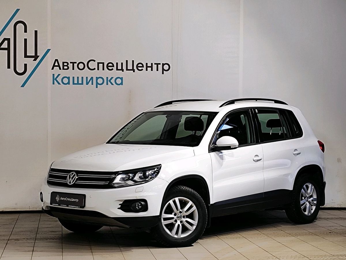 Автомобиль Volkswagen Tiguan I [рестайлинг] 2.0 AT 4WD (180 л.с.) Track & Field Белый 2016 с пробегом 117 847 км