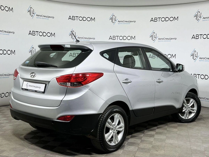 Автомобиль Hyundai ix35 I поколение 2.0 MT (150 л.с.) Base Серебристый 2013 с пробегом 223 305 км