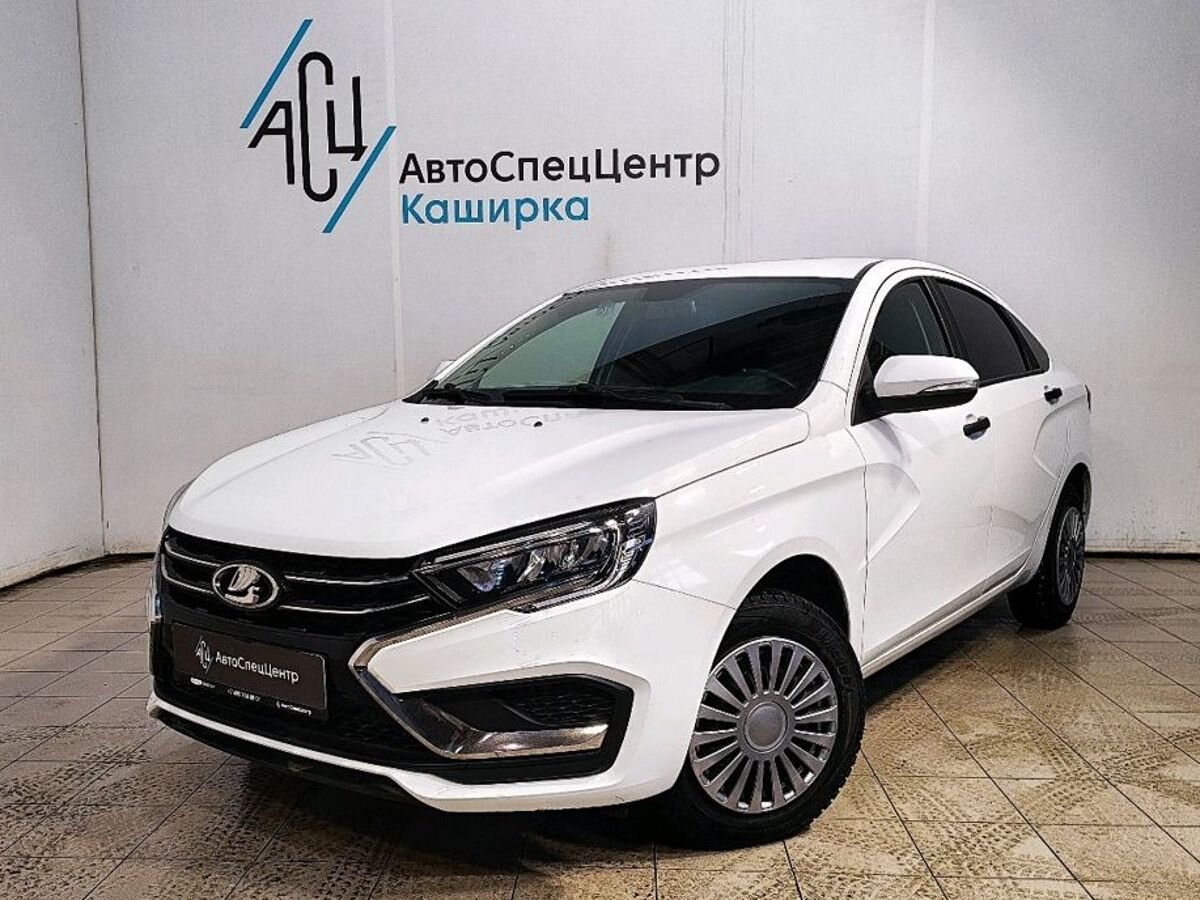 Автомобиль Lada (ВАЗ) Vesta I [рестайлинг] 1.6 MT (106 л.с.) Life Белый 2023 с пробегом 51 660 км