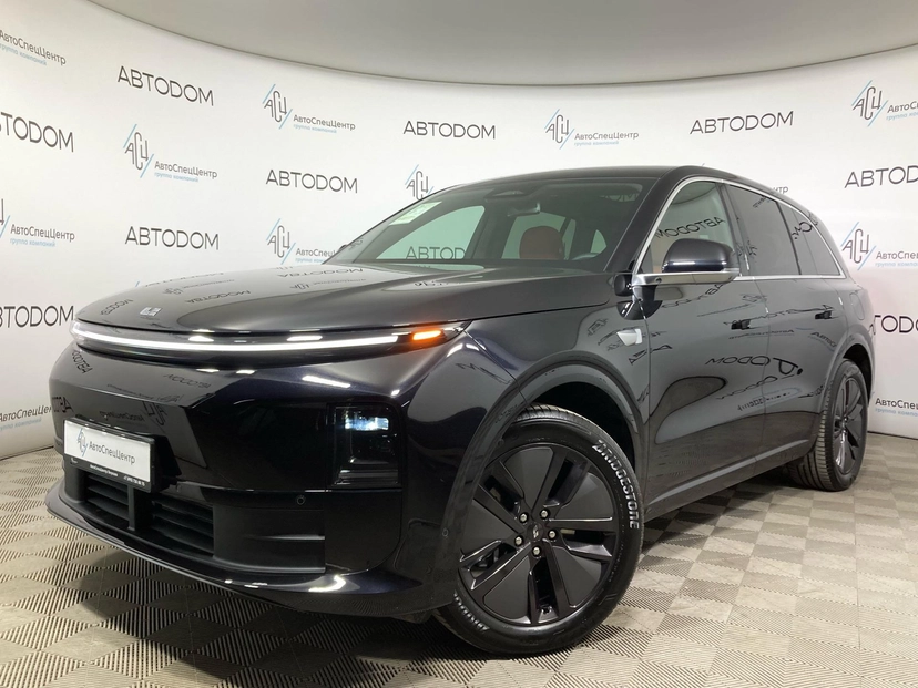Автомобиль LiXiang L6 I поколение 1.5hyb AT 4WD (408 л.с.) Pro Чёрный 2025 с пробегом 100 км