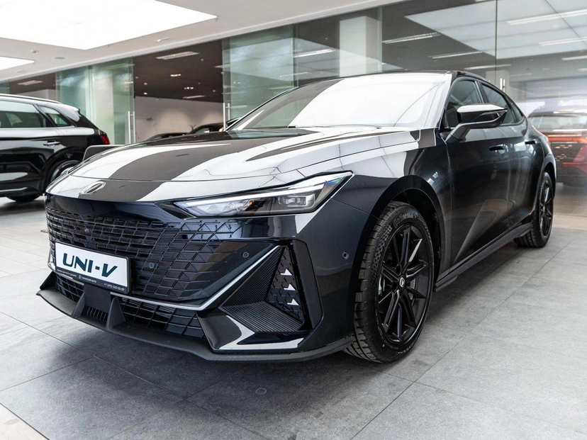 Автомобиль Changan UNI-V I поколение 1.5 AMT (181 л.с.) Tech Чёрный 2024 новый