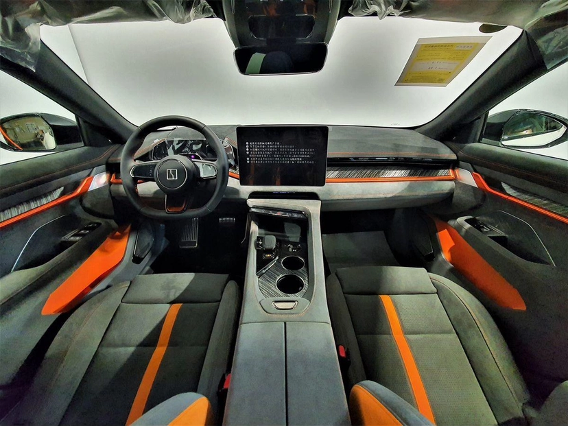 Автомобиль ZEEKR 001 I поколение 100 kWh Electro AT 4WD (400 кВт) Base Белый 2023 с пробегом 106 км