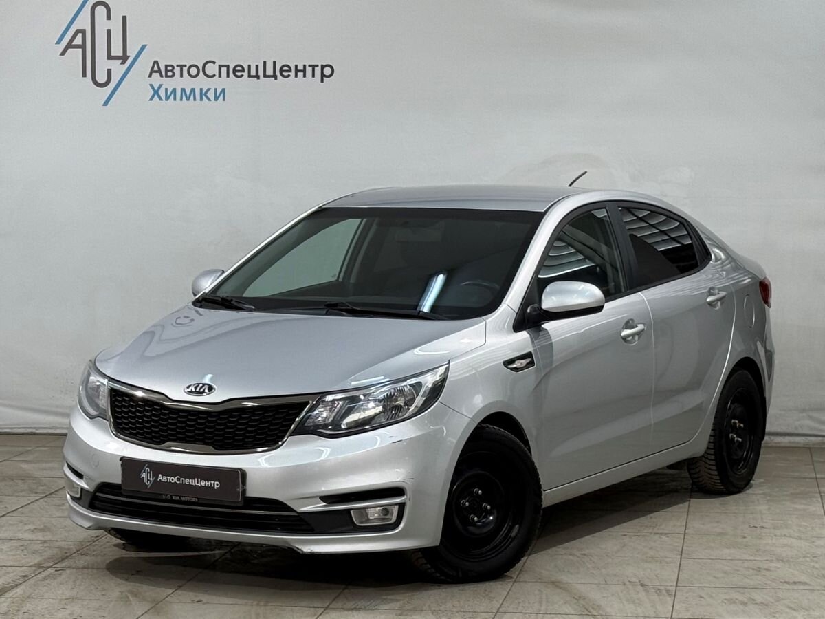 Автомобиль Kia Rio III [рестайлинг] 1.6 AT (123 л.с.) Comfort Аудио Серебристый 2017 с пробегом 101 000 км