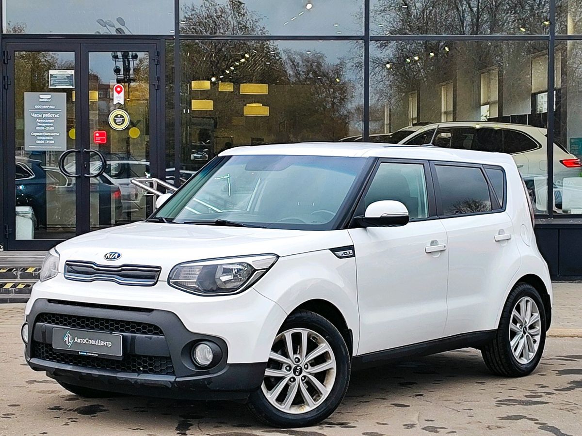 Kia Soul II [рестайлинг] 2.0 AT (150 л.с.) Prestige Белый 2018 с пробегом 120 235 км