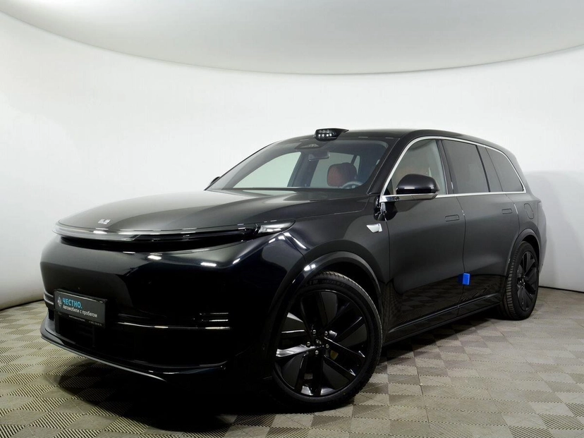 Автомобиль Li Auto L9 I поколение 1.5hyb AT 4WD (449 л.с.) Импорт Чёрный 2023 с пробегом 20 км