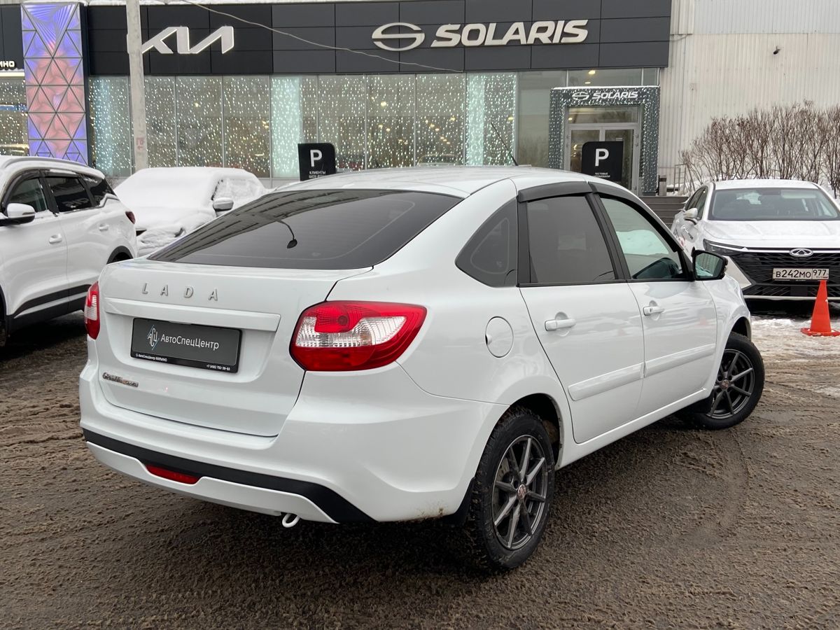 Автомобиль Lada (ВАЗ) Granta I [рестайлинг] 1.6 MT (90 л.с.) #CLUB'24 EnjoY Pro Белый 2023 с пробегом 57 000 км