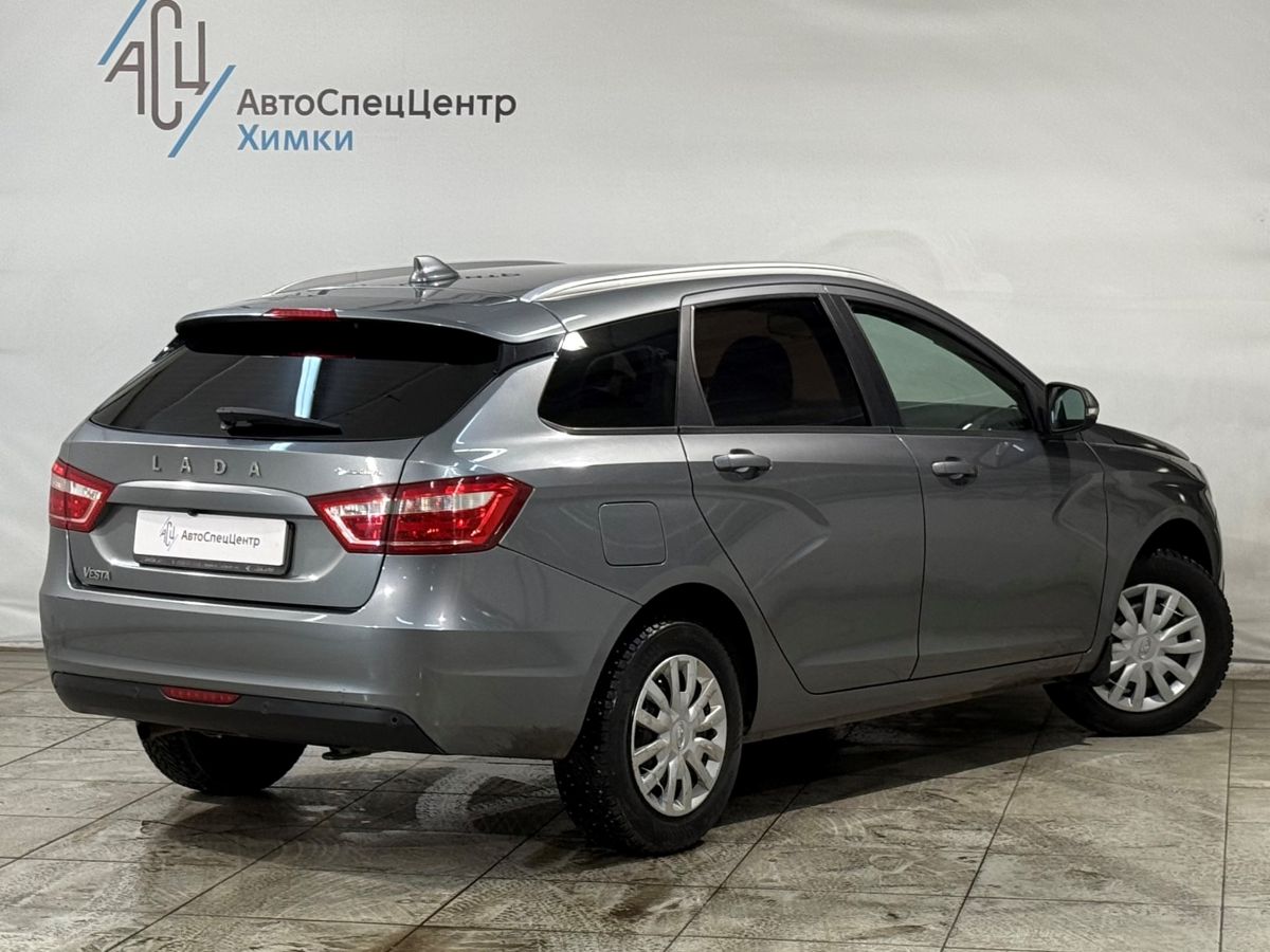 Автомобиль Lada (ВАЗ) Vesta I поколение 1.6 MT (106 л.с.) Comfort (2017-2019) Серый 2019 с пробегом 111 000 км