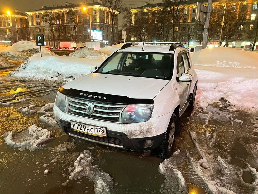 Автомобиль Renault Duster I поколение 2.0 MT 4WD (135 л.с.) Luxe Privilege Белый 2014 с пробегом 176 898 км