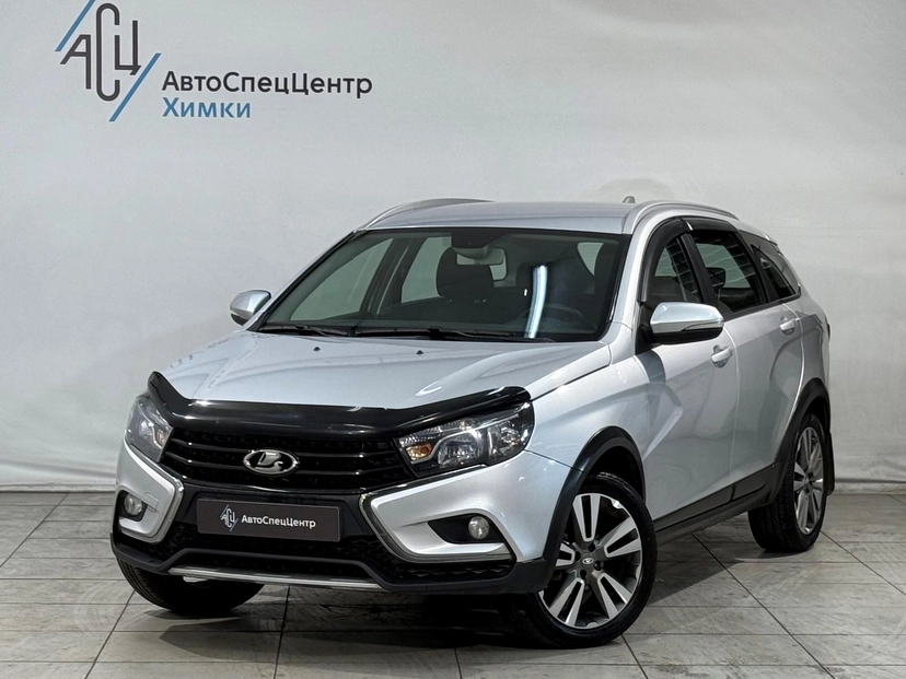 Автомобиль Lada (ВАЗ) Vesta I поколение 1.8 MT (122 л.с.) Luxe (2017-2019) Серый 2020 с пробегом 97 300 км