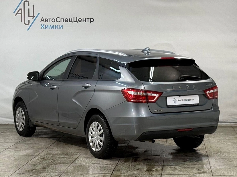Автомобиль Lada (ВАЗ) Vesta I поколение 1.6 MT (106 л.с.) Comfort (2017-2019) Серый 2019 с пробегом 111 000 км