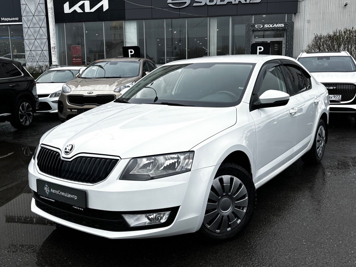 Автомобиль Skoda Octavia III поколение (A7) 1.6 AT (110 л.с.) Ambition Белый 2016 с пробегом 137 000 км