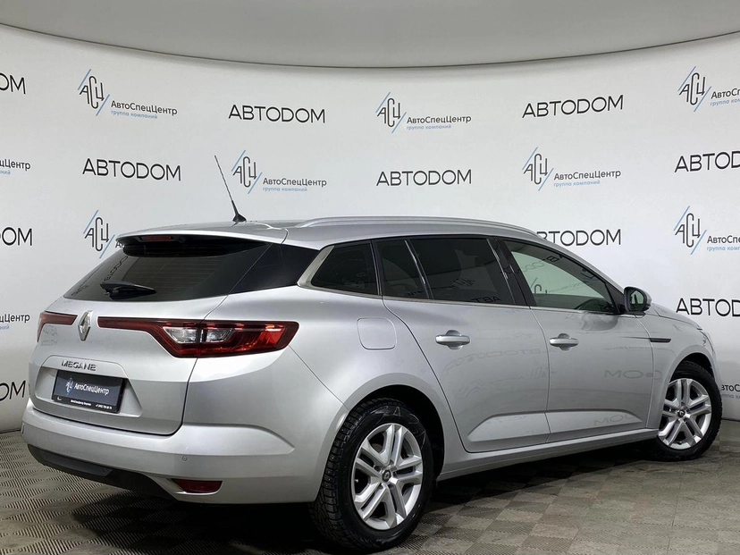 Автомобиль Renault Megane IV поколение 1.5d MT (95 л.с.) Base Серебристый 2019 с пробегом 135 357 км